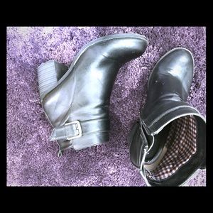 Black heeled booties